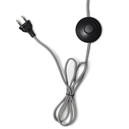 Câble textile gris avec interrupteur à pied et fiche électrique du lampadaire Kilimanjaro