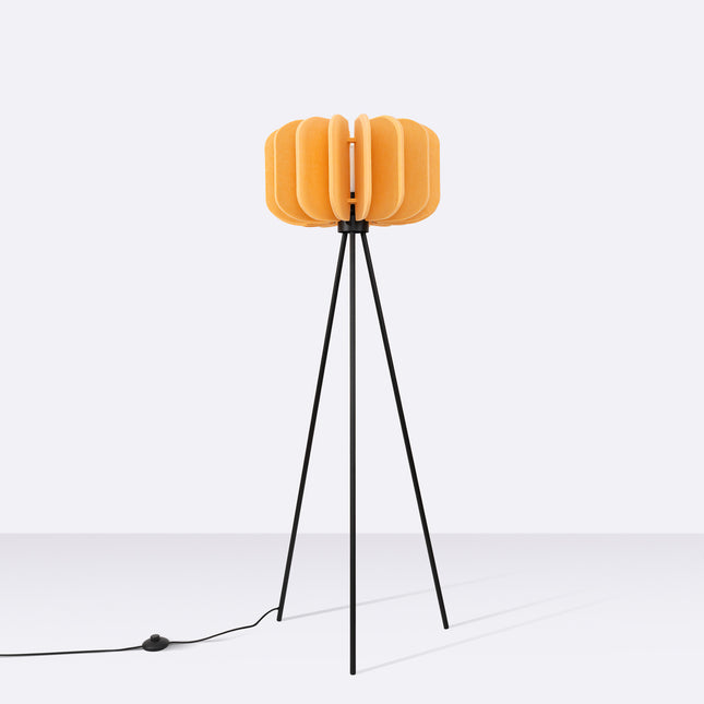 lampadaire lamelles de feutre 45 cm jaune et noir, vue en situation