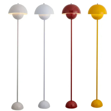 Lampadaire nordique champignon à côté d'un fauteuil de lecture