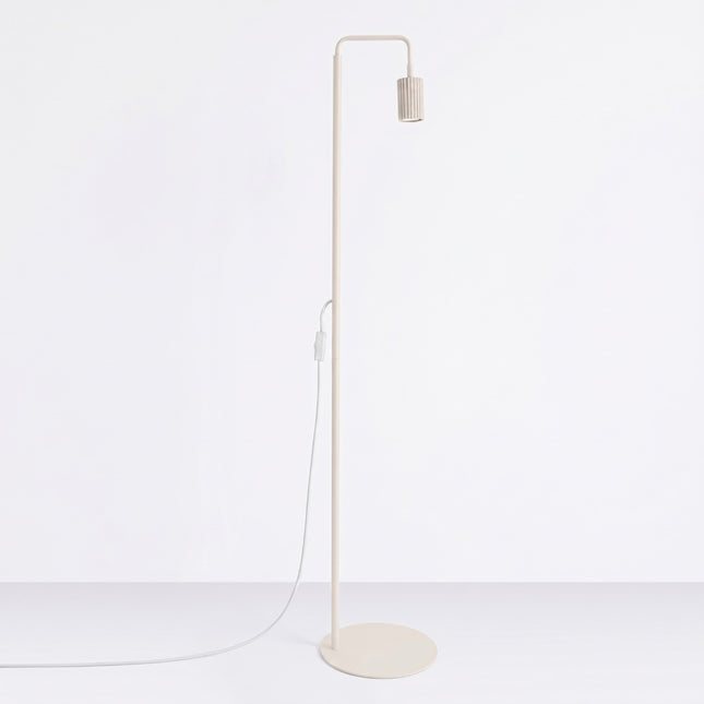 Lampadaire Oslo 1 spot orientable beige, vue en situation