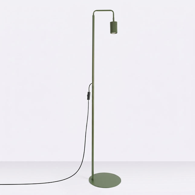 Lampadaire Oslo 1 spot orientable vert olive, vue en situation