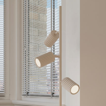 Lampadaire Oslo 3 spots orientables beige, intérieur contemporain