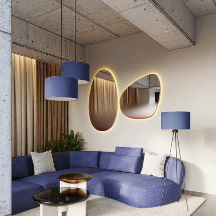 lampadaire trépied abat-jour tambour bleu marine 135 cm, dans une pièce à vivre