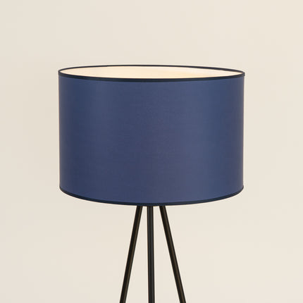 lampadaire trépied abat-jour tambour bleu marine 135 cm, packshot de trois quarts