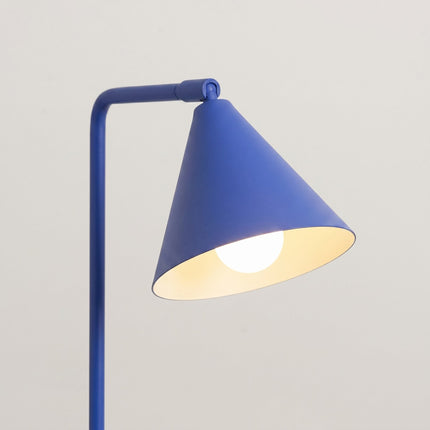 Lampe à Poser Bergen Cône en Acier Bleu Outremer, vue de détail