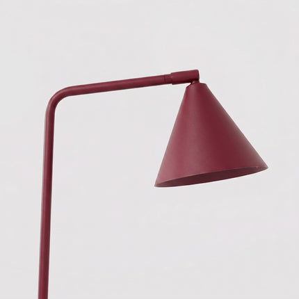 Lampe à poser Bergen cône bordeaux, packshot de trois quarts