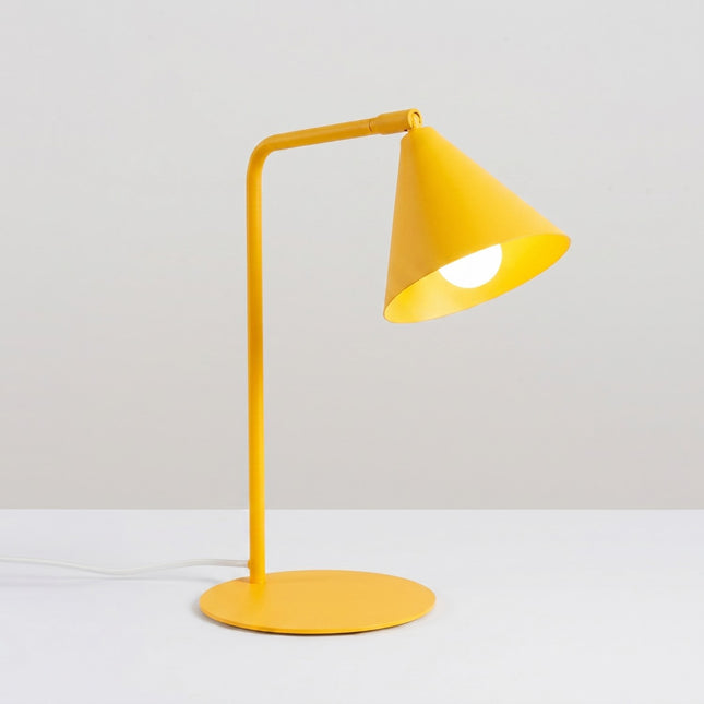 Lampe à Poser Bergen Cône en Acier Jaune Ambré, lumière allumée