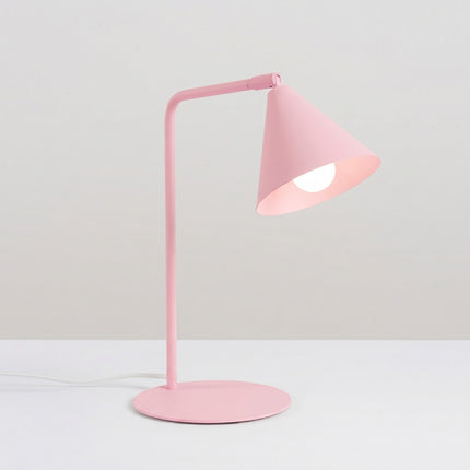 Lampe à Poser Bergen Cône en Acier Rose Poudré, lumière allumée