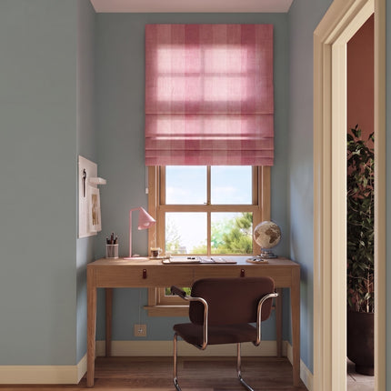 Lampe à Poser Bergen Cône en Acier Rose Poudré, mise en situation