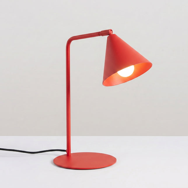 Lampe à Poser Bergen Cône en Acier Rouge Vif, lumière allumée