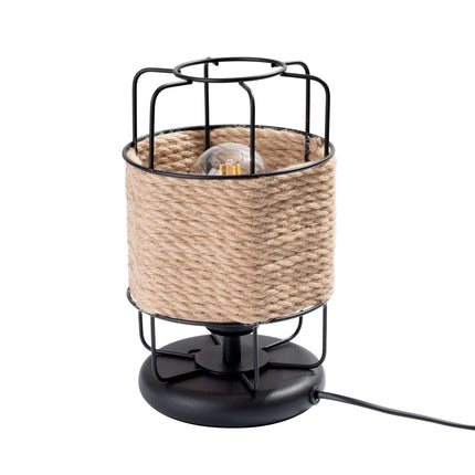Lampe à poser design corde naturelle et structure acier noir sur fond blanc, ampoule visible à travers la cage métallique