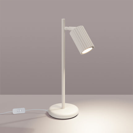 Lampe à poser Oslo beige, silhouette fine et base ronde, ambiance intérieure