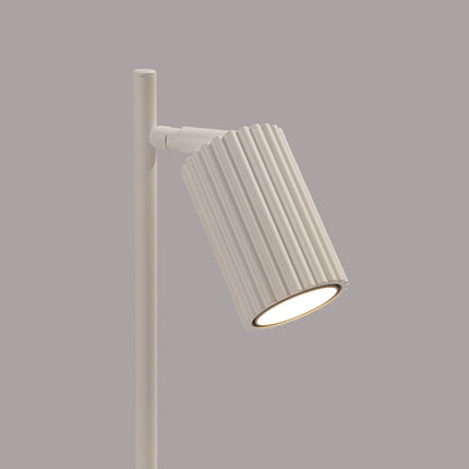 Tête orientable de la lampe Oslo beige inclinée, texture nervurée en aluminium