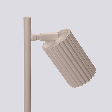 Lampe à Poser Oslo en Aluminium Cannelé Taupe, vue de détail
