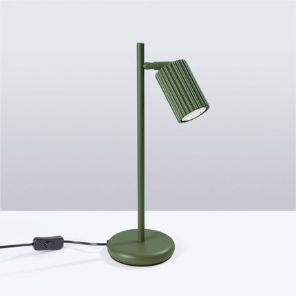 Lampe à poser Oslo vert sauge en aluminium nervuré, tête orientable GU10, sur fond neutre