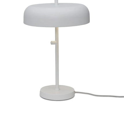 Câble textile tressé gris et blanc avec fiche secteur de la lampe à poser Porto