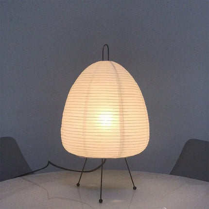 Lampe en papier de riz créant une ambiance douce et naturelle