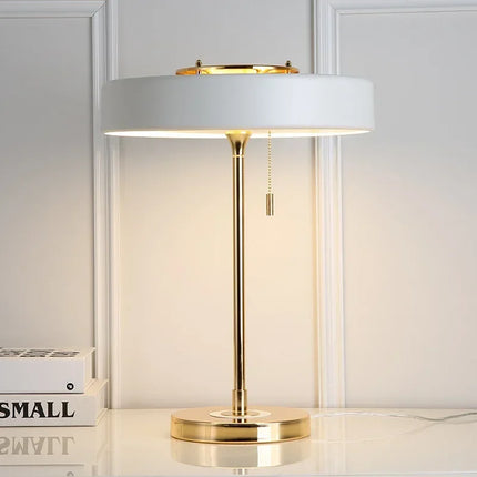 Lampe de table dorée à corps blanc, design moderne
