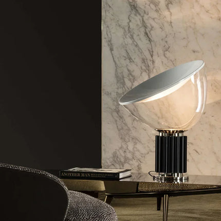 Lampe italienne LED orientable dans un salon design