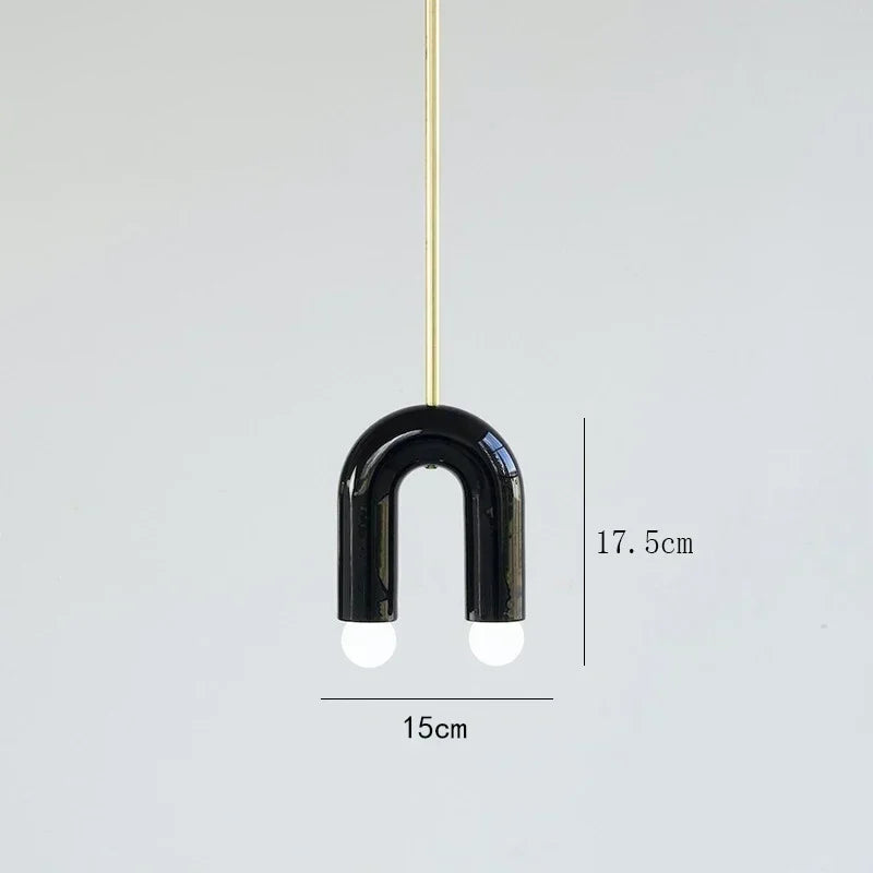 Lampe LED suspendue au design créatif et coloré, inspirée des couleurs de l'arc-en-ciel pour un éclairage moderne.