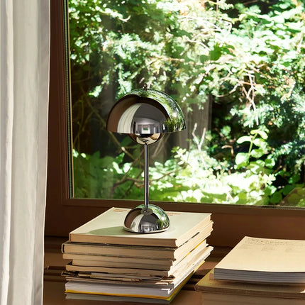 Recharge USB-C de la lampe nordique chromée sans fil
