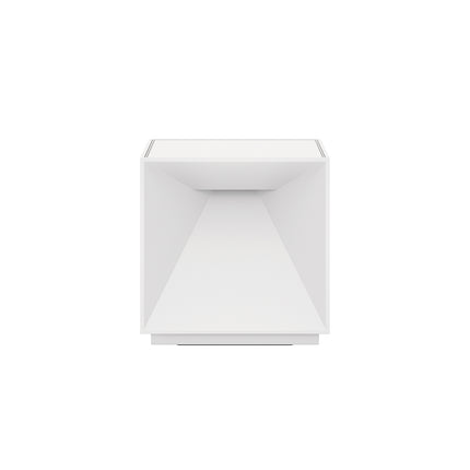 Vue de face de la lampe cube Nutalis en aluminium blanc aux faces biseautées