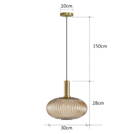 Lampe rétro avec abat-jour en verre et câble ajustable, offrant une installation personnalisée pour n'importe quel espace.