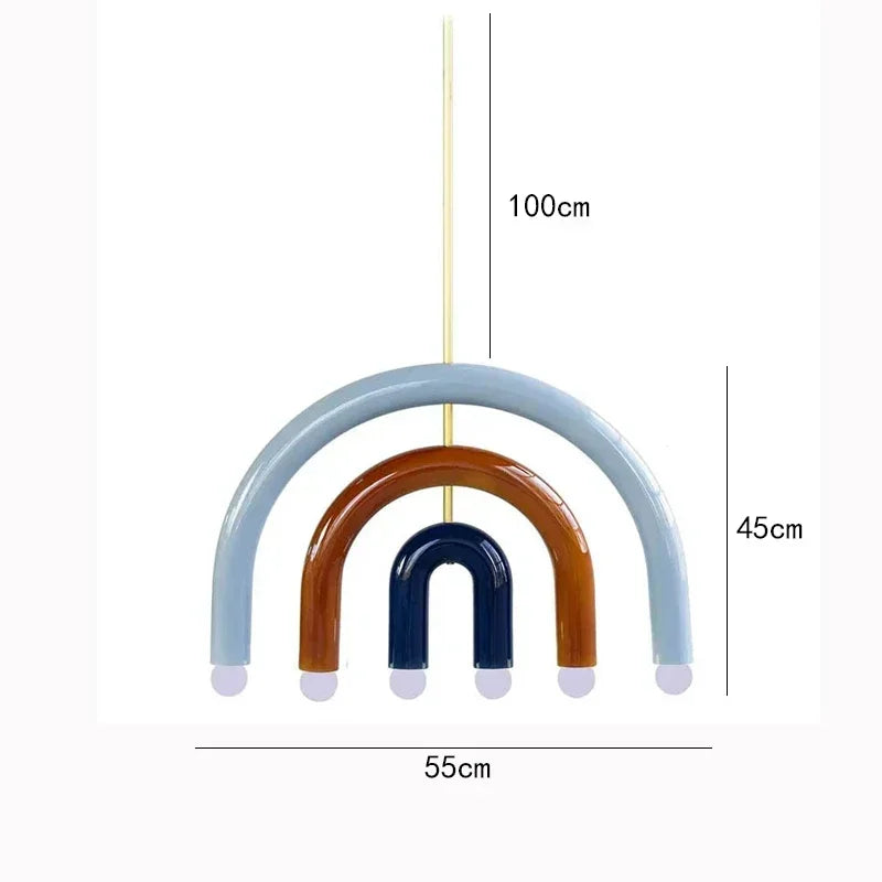 Lampe suspendue au design artistique et coloré en arc-en-ciel, idéale pour ajouter une touche créative à votre intérieur.