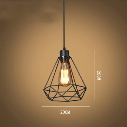 Détail de la finition fer noir de la lampe suspendue nordique