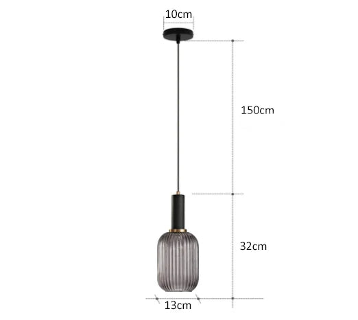 Lampe suspendue en verre coloré avec cordon ajustable, permettant une installation sur mesure dans votre pièce.