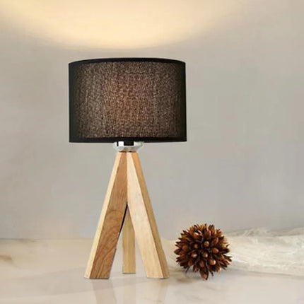 Lampe de table en bois à abat-jour tissu coloris noir