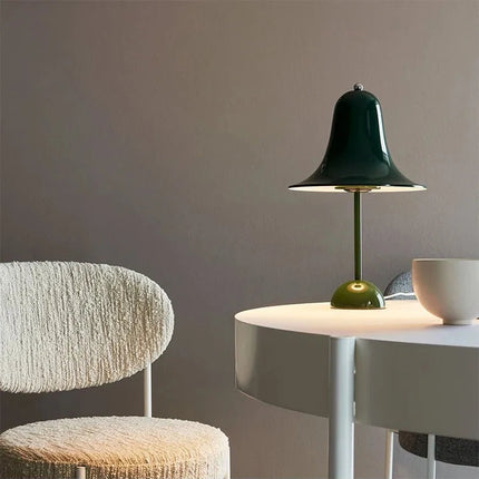 Lampe de table cloche danoise dans une teinte claire