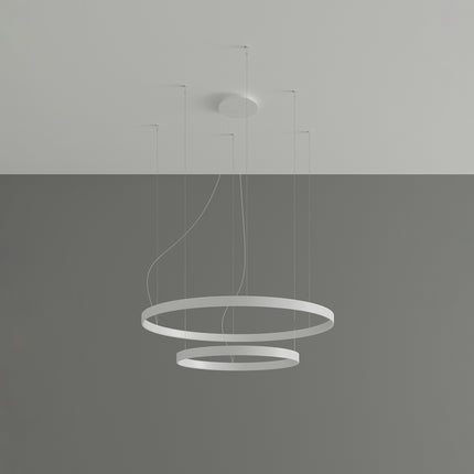 Lustre Anneau Solis 2 anneaux blancs suspendus en cascade, vue studio