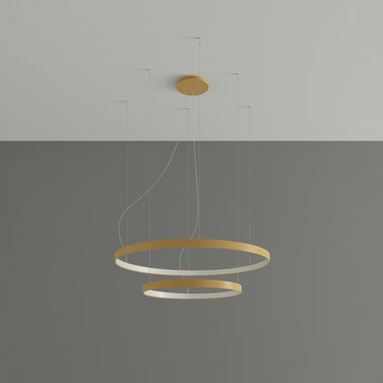 Lustre Anneau Solis 2 anneaux dorés suspendus en cascade, vue studio