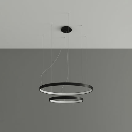 Lustre Anneau Solis 2 anneaux noirs suspendus en cascade, vue studio