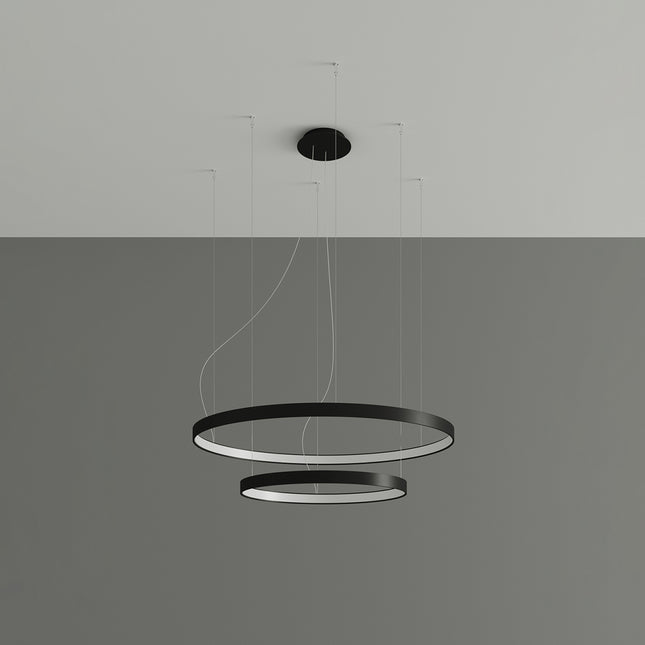 Lustre Anneau Solis 2 anneaux noirs suspendus en cascade, vue studio