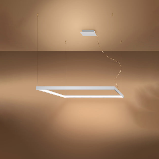 Lustre carré blanc Carré Pure allumé, halo blanc chaud diffusé sur le pourtour