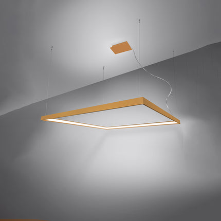 Lámpara de araña cuadrada dorada Cuadrado Pure 110 cm vista en ángulo, halo luminoso continuo