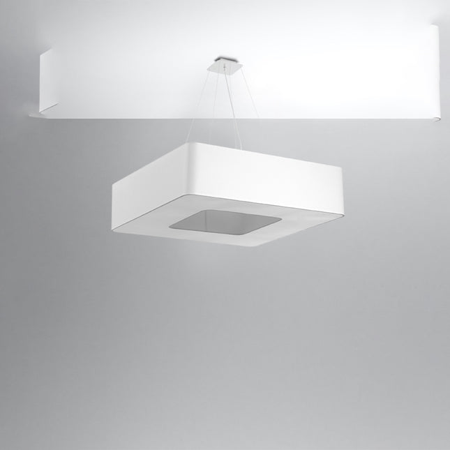 Lustre carré Uranus 80 en tissu blanc suspendu par câbles acier à sa platine, éclairage éteint