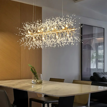 Détail des cristaux clairs façonnés du lustre pissenlit nordique