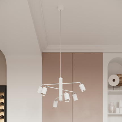 Vue rapprochée du lustre Focus Moderne 6 bras blanc suspendu dans une pièce