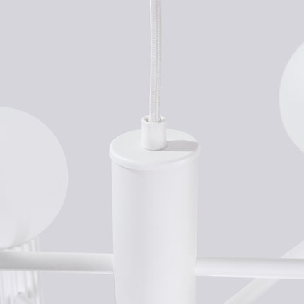 Lustre Halo 6 globes blanc, vue sur fond coloré