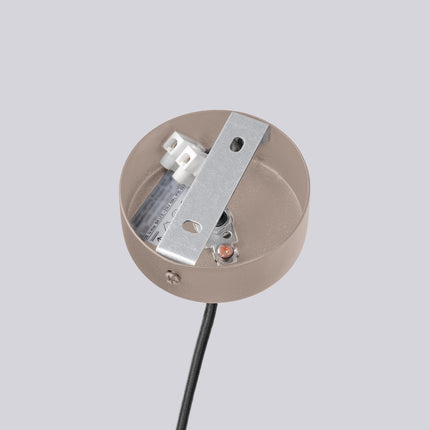 Lustre Halo 6 Globes en Aluminium et Verre Opalin Taupe, mécanisme de montage
