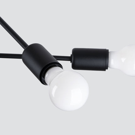 Détail de la douille et de l'ampoule du lustre Lumea 4 noir