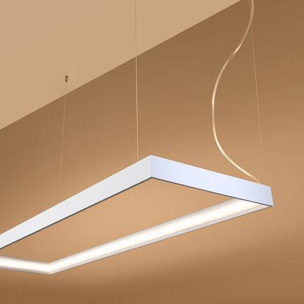 Détail d'angle du cadre rectangulaire blanc Rectangle Pure et de son halo LED