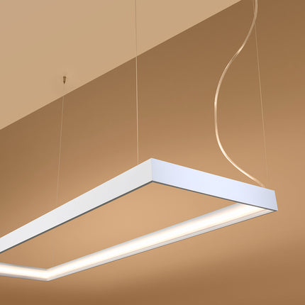 Détail d'angle du cadre rectangulaire blanc Rectangle Pure et de son halo LED
