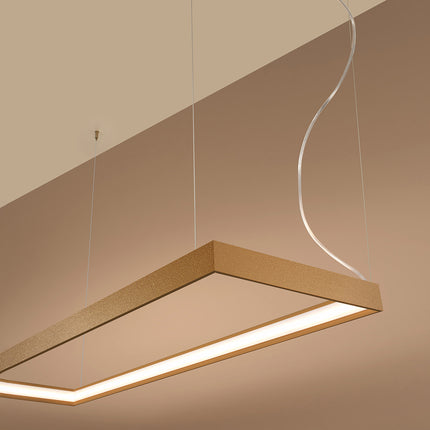 Lustre rectangulaire doré Rectangle Pure 100 x 30 cm vu en angle, halo lumineux continu