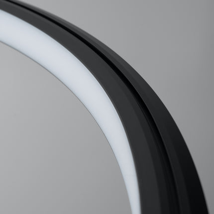 Macro du profil noir et du diffuseur lumineux du Lustre Ring Éclat 90 cm