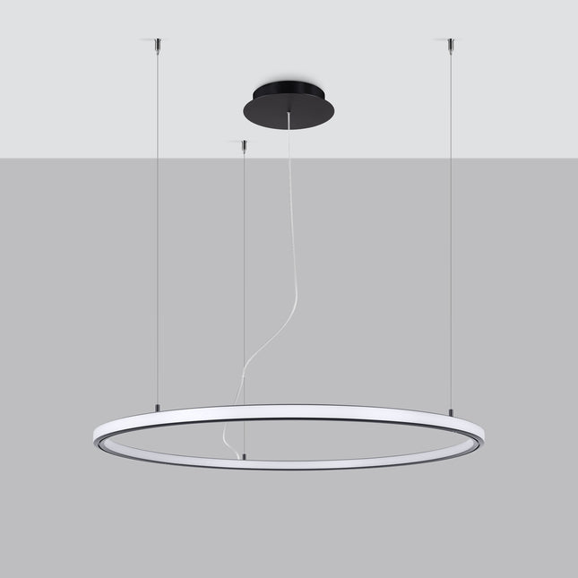 Lustre Ring Éclat 90 cm noir, anneau lumineux en aluminium suspendu à plat, vue studio