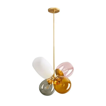 Lustre en verre nordique, idéal pour une chambre d'enfant avec une lumière douce et colorée.